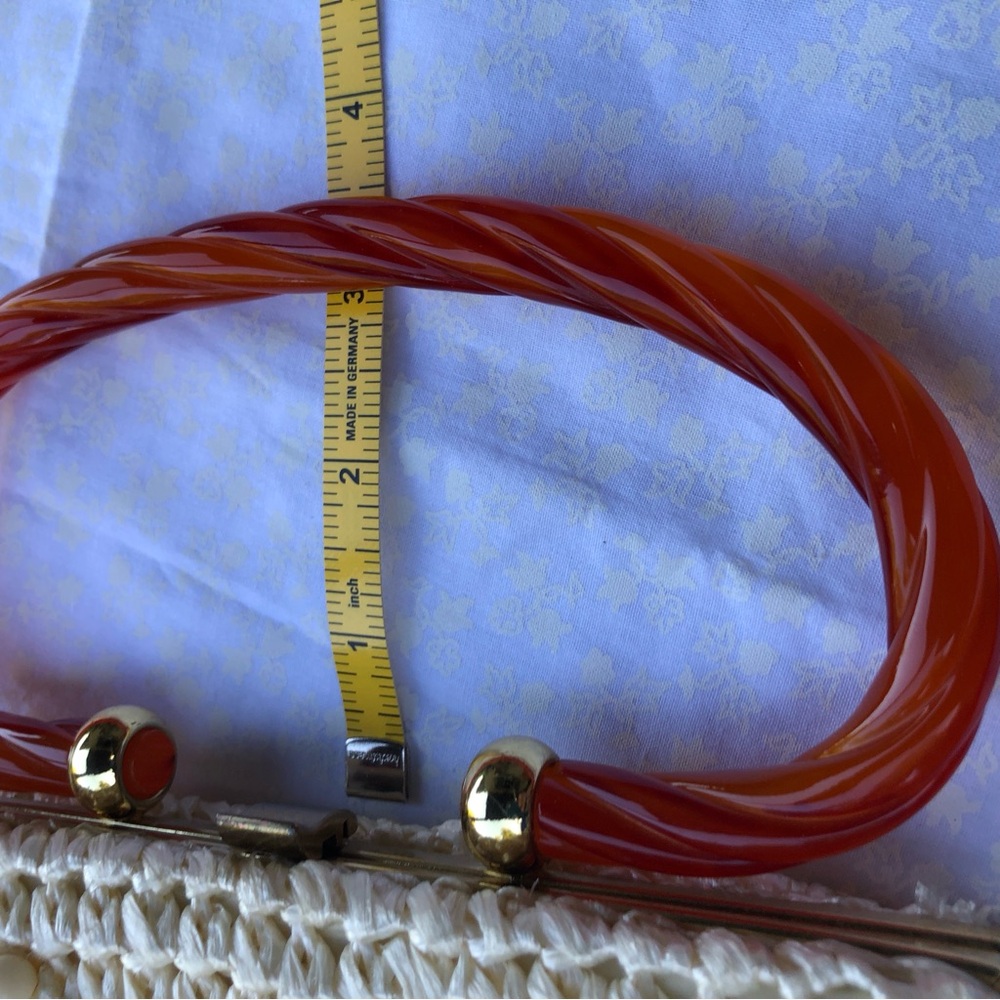 Crochet Raffia Beaded Purse with Lucite handles. - Picture 11 of 12